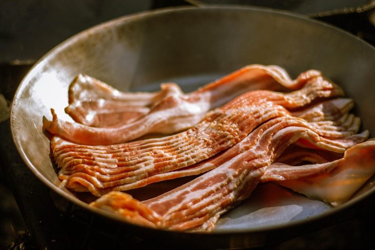 cate calorii are slanina de porc